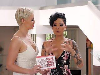 Honey Gold in Interview with Honey Gold - CherryPimps