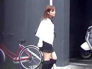 Voyeur pee accident, chinese ktv peeing