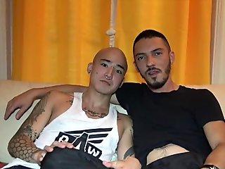 twin slut asiat fucked barebakc by top latino